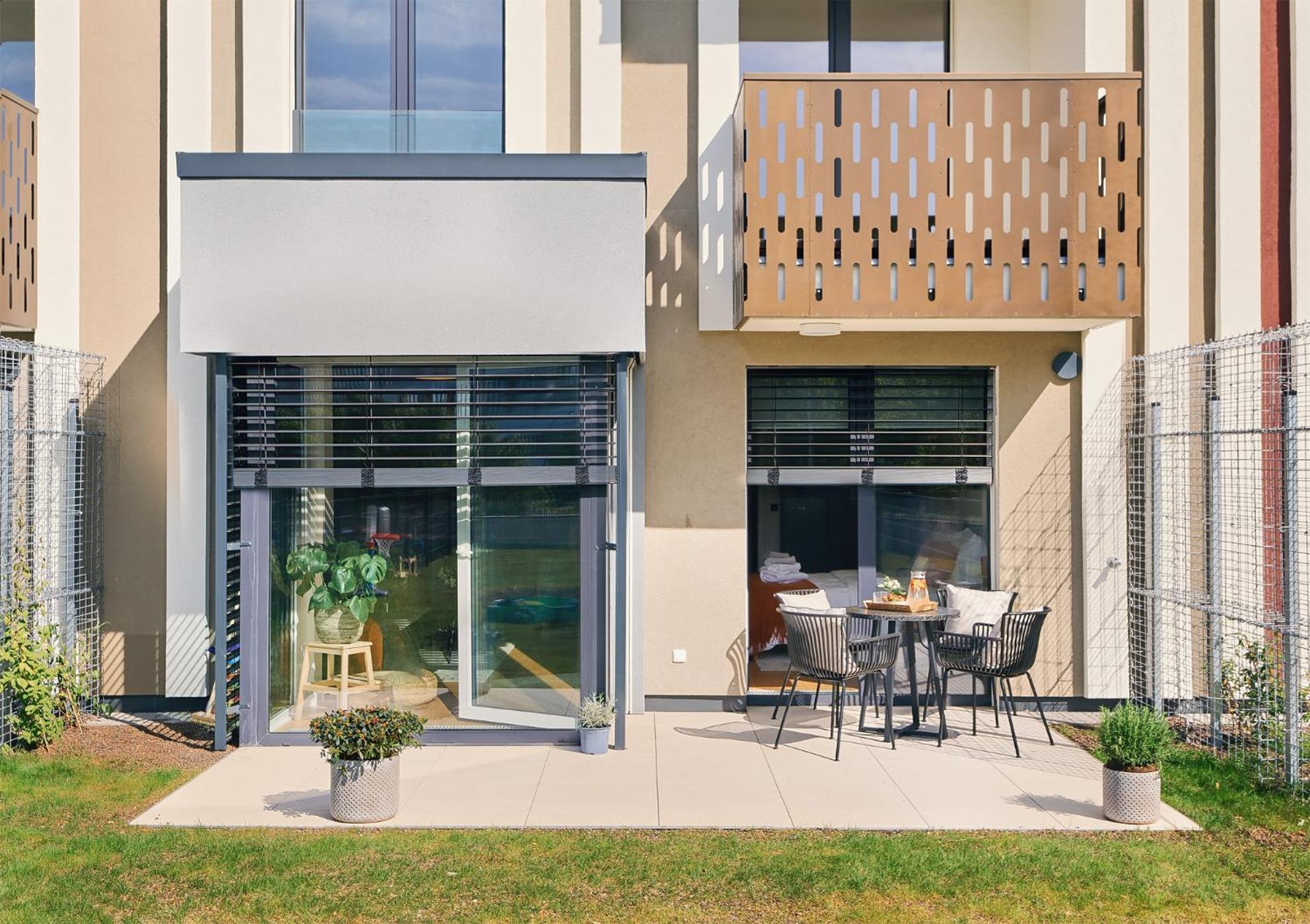 Beta - Garage, Air Condition, Garden, At Metro * Praha