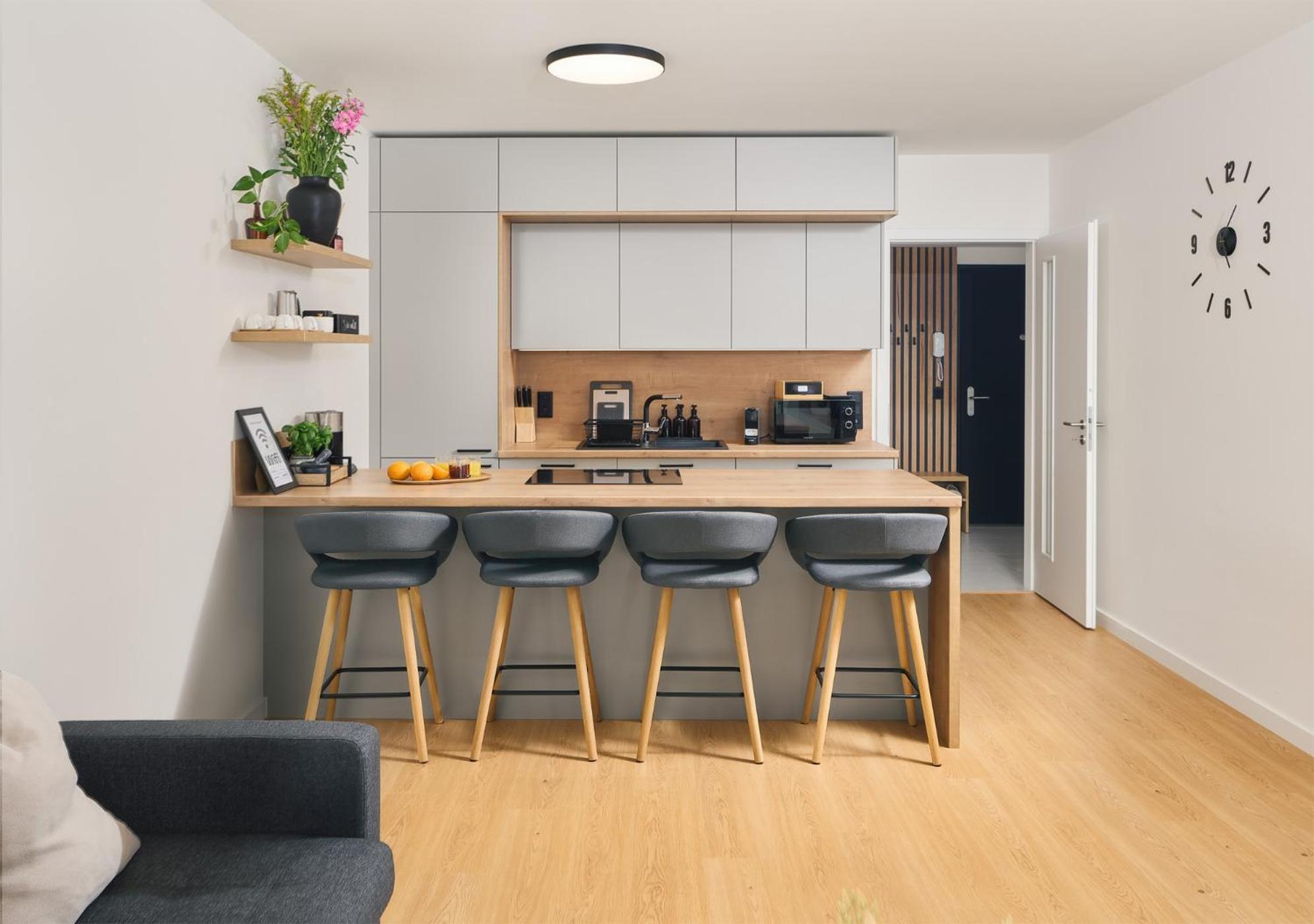 Beta - Garage, Air Condition, Garden, At Metro Praha